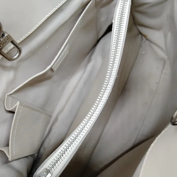 Louis Vuitton Tote Passi GM - Picture 7 of 9